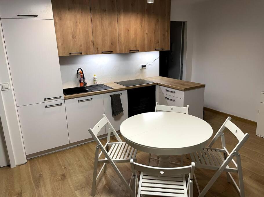 Lucky Seven Cosy 1-Bedroom Apartment, Free Parking كراكوفيا المظهر الخارجي الصورة